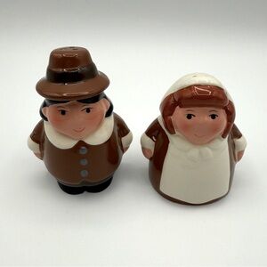 Publix Lilgrim Collectable Thanksgiving Salt & Pepper Pilgrim Shakers